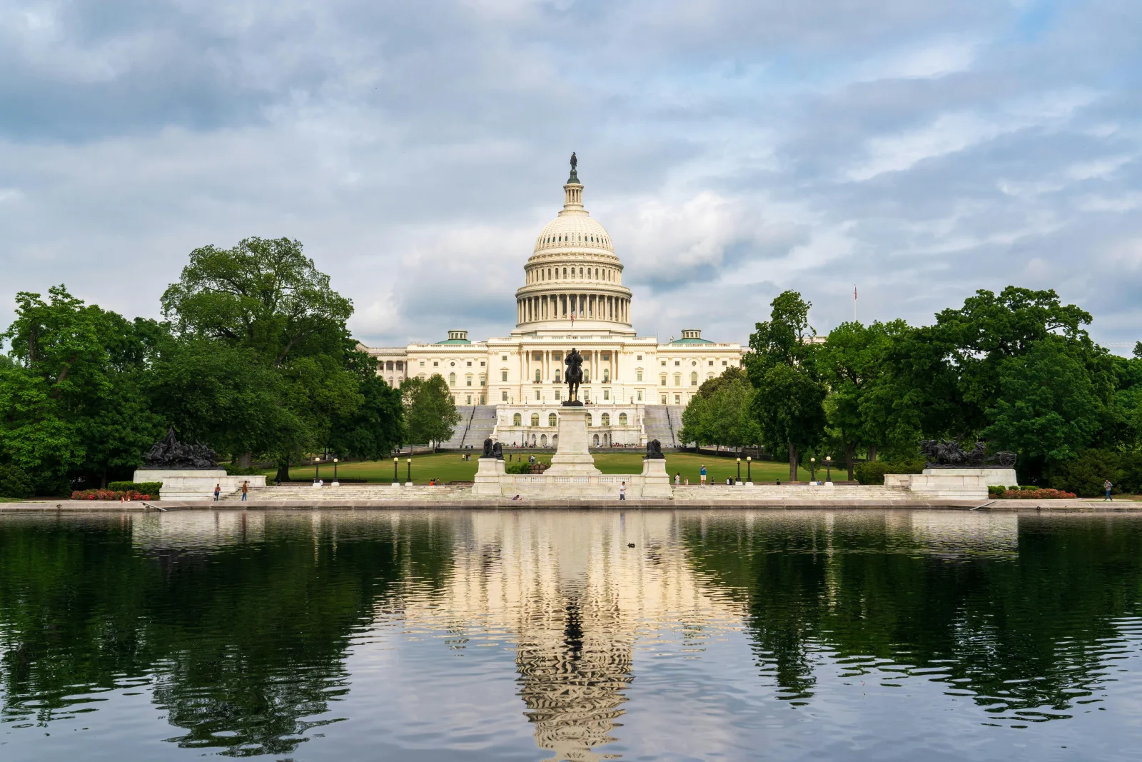 From NYC: Washington & Philadelphia Full Day Guided Tour