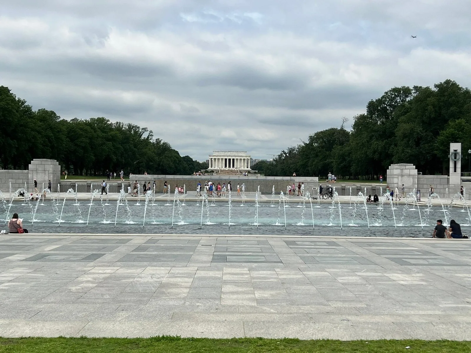 The National World War II Memorial fountain and pillars