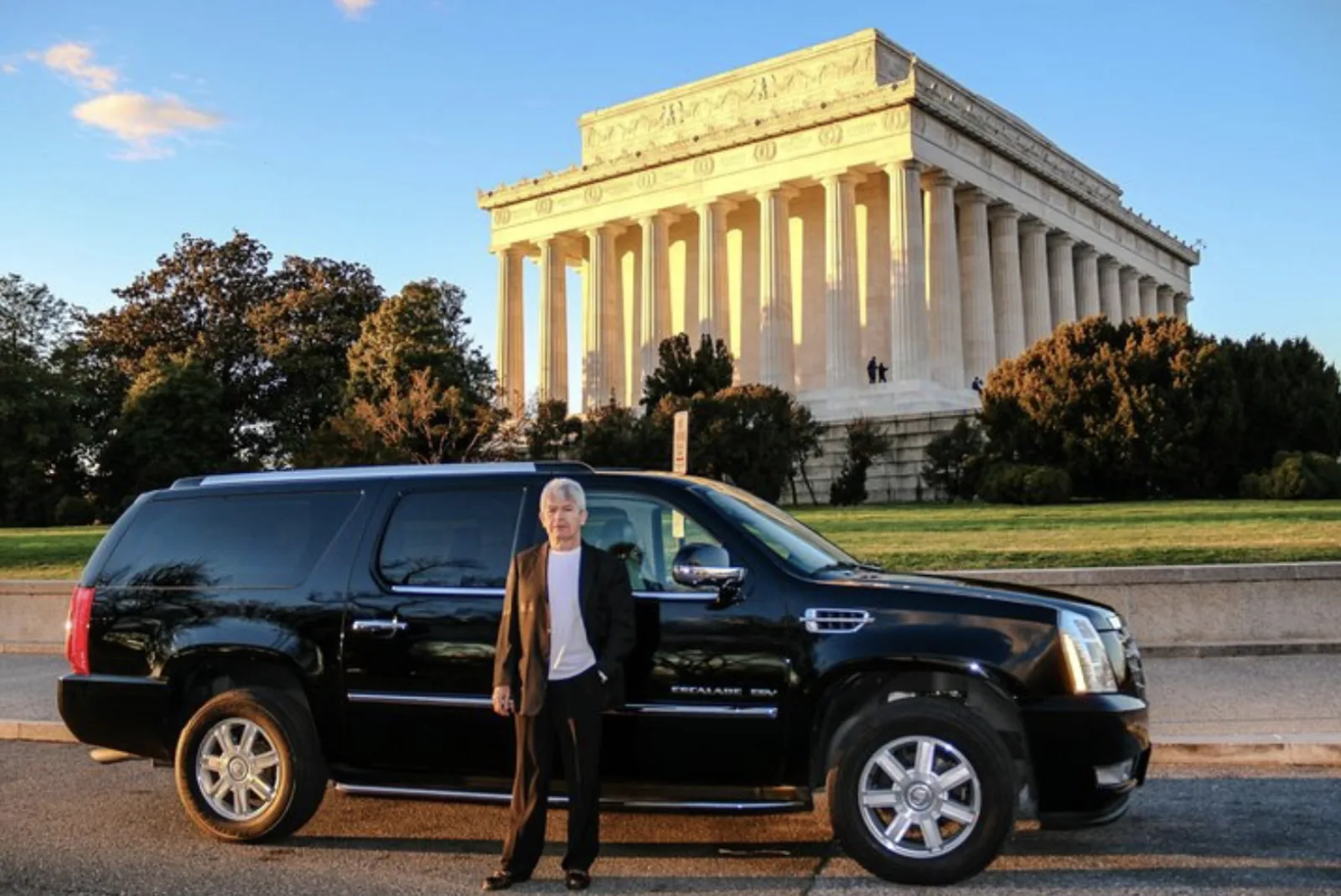 Washington DC: Private Tour with Luxury Vehicle